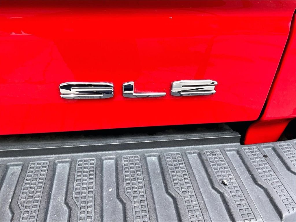 Used 2022 Cardinal Red GMC SLE image 28