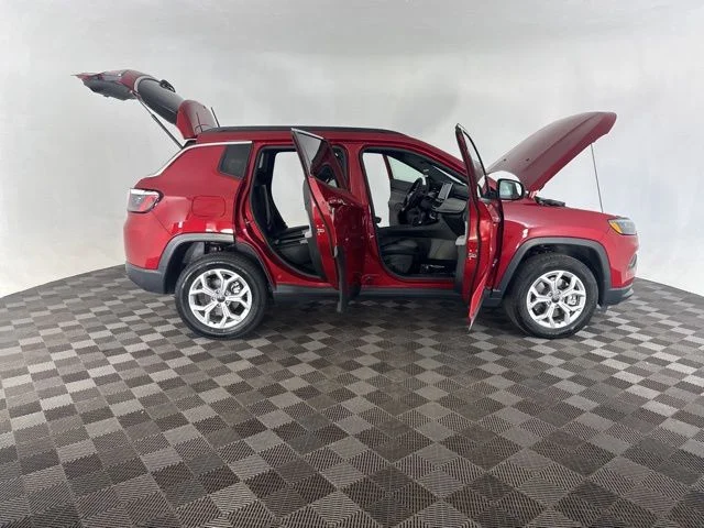 Used 2025 Red Jeep Latitude image 16