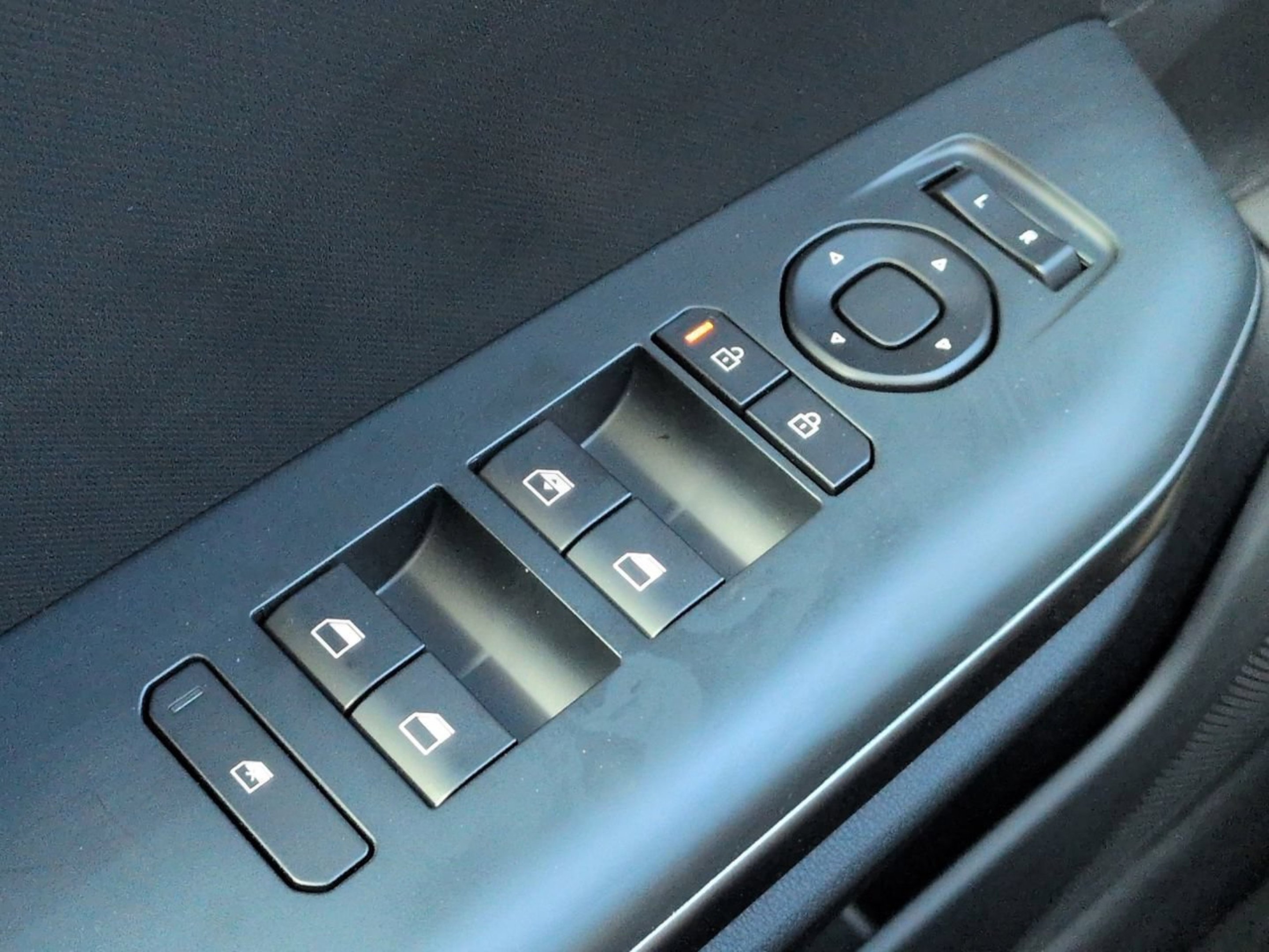 New 2026 Aurora Black Pearl Kia LXS image 33