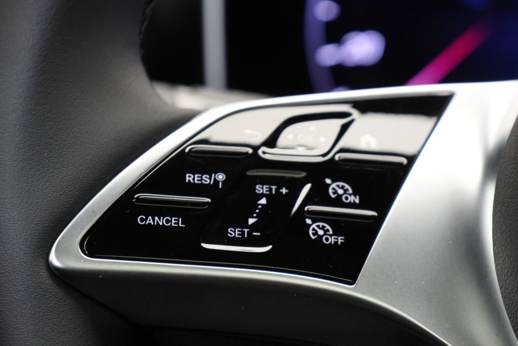Used 2026 Black Mercedes-Benz GLC 300 image 21