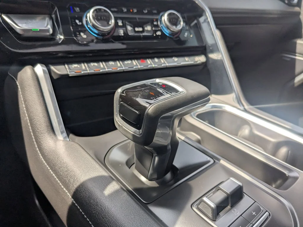 Used 2025 White Frost Tricoat GMC Denali image 20