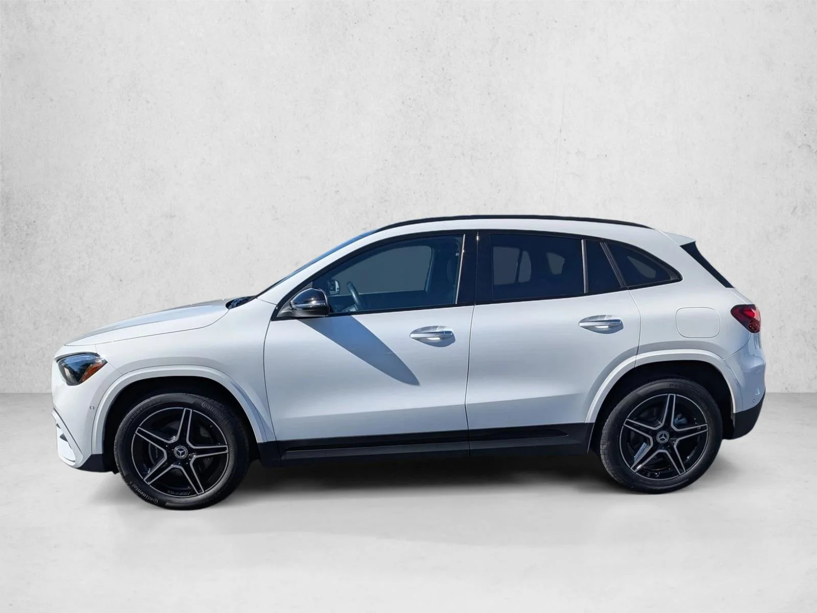 Used 2024 Polar White Mercedes-Benz GLA 250 image 9