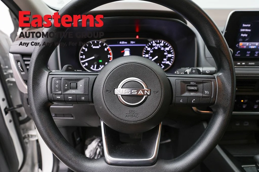 Used 2023 White Nissan S image 10