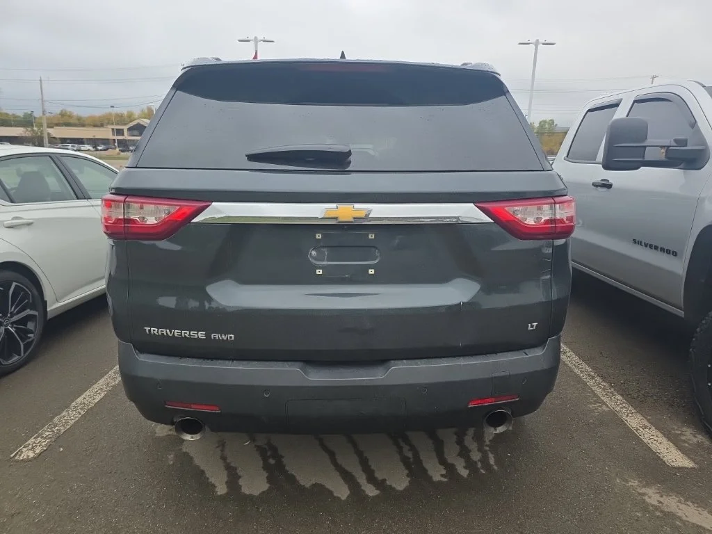 Used 2020 Gray Chevrolet LT image 9