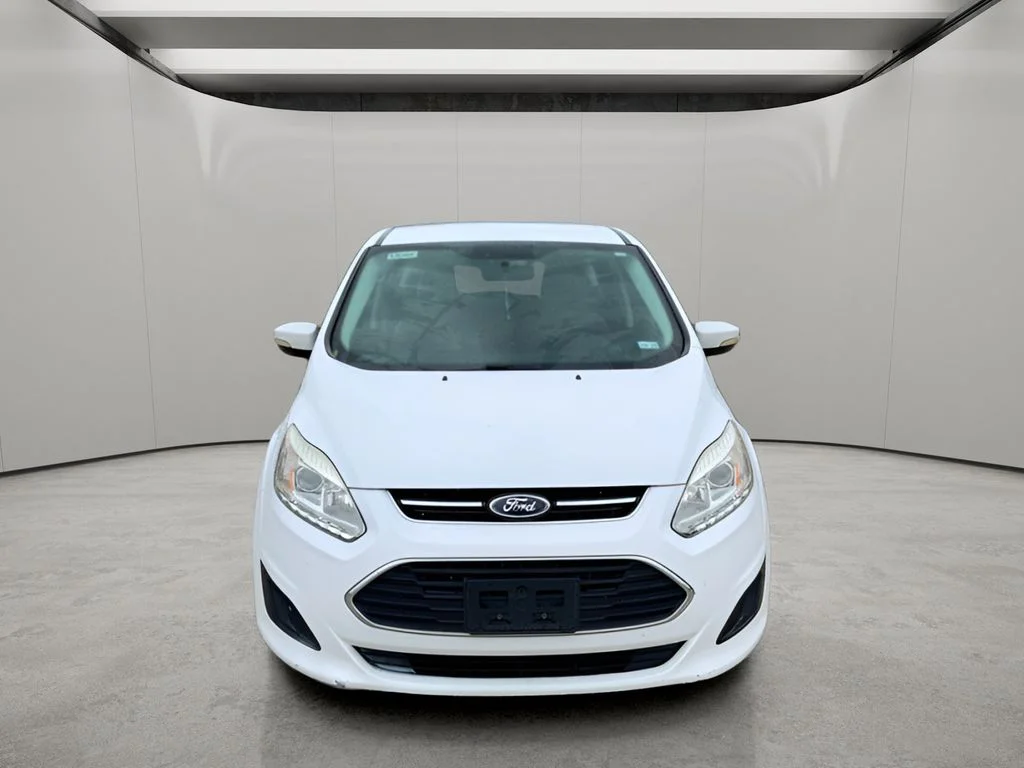 Used 2018 White Gold Metallic Ford SE image 9