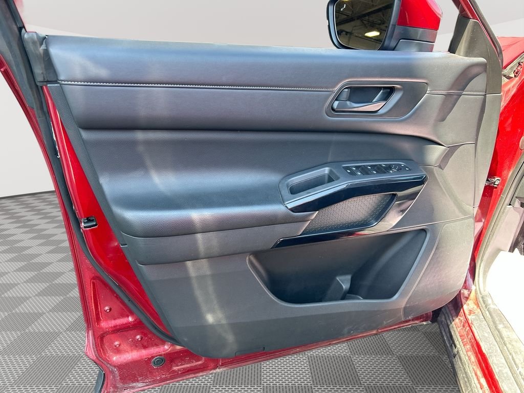Used 2024  Nissan SV image 26