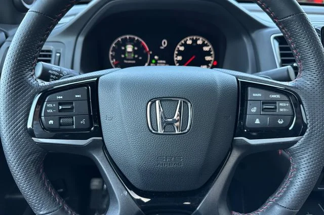 Used 2025 Platinum White Honda Black Edition image 29