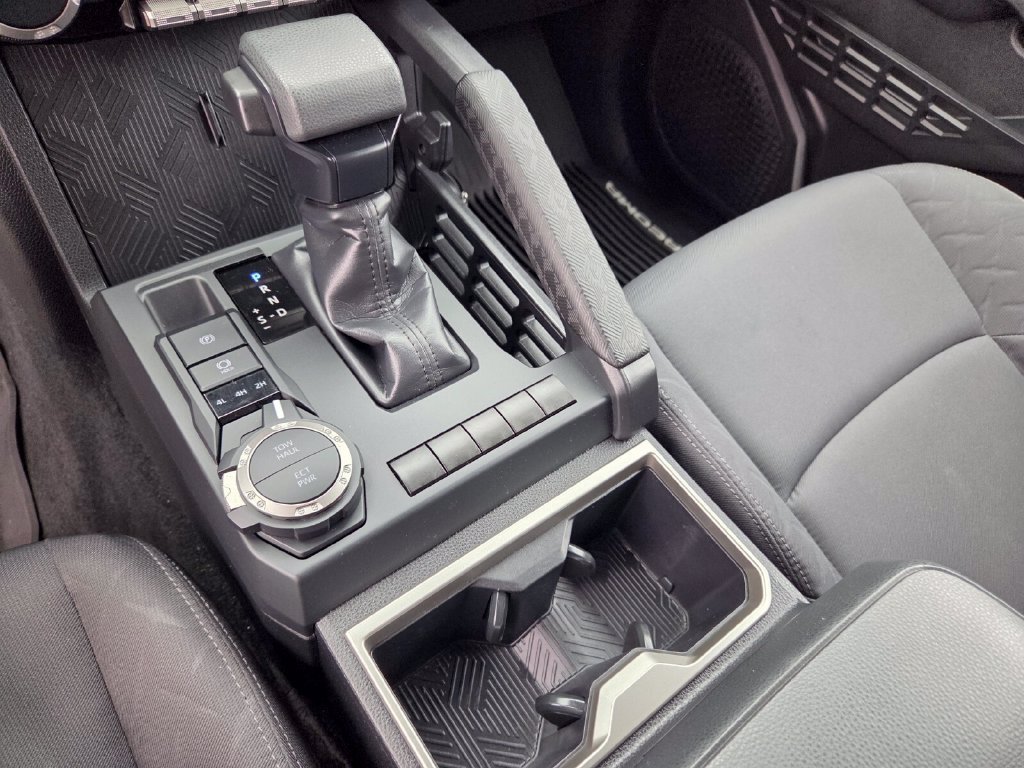 2025 Toyota Tacoma SR5 - Photo 26