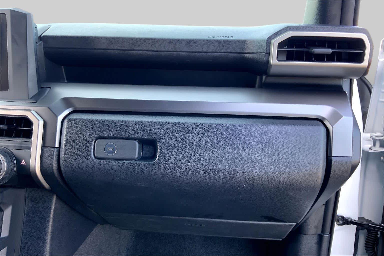 Used 2025 Ice Cap Toyota SR5 image 18