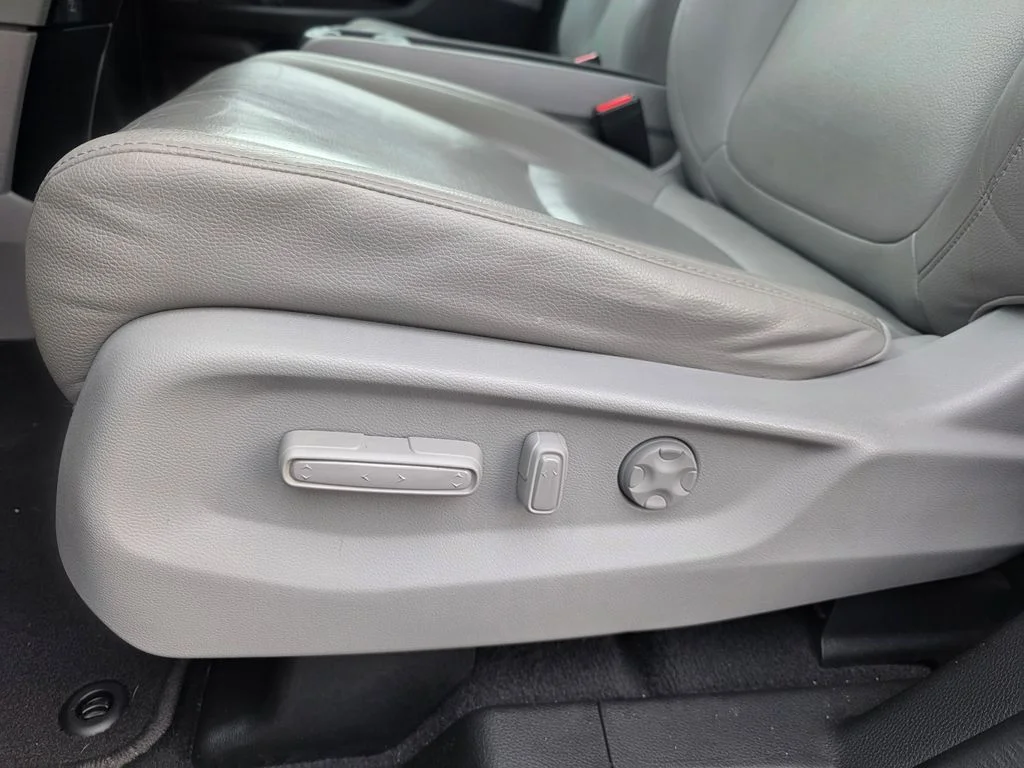 Certified Used 2019 Obsidian Blue Pearl Honda EX-L image 10