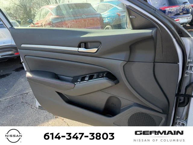 2025 Nissan Altima SR - Photo 22