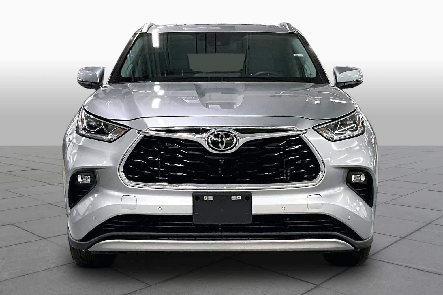 Used 2023 Celestial Silver Metallic Toyota Platinum image 4