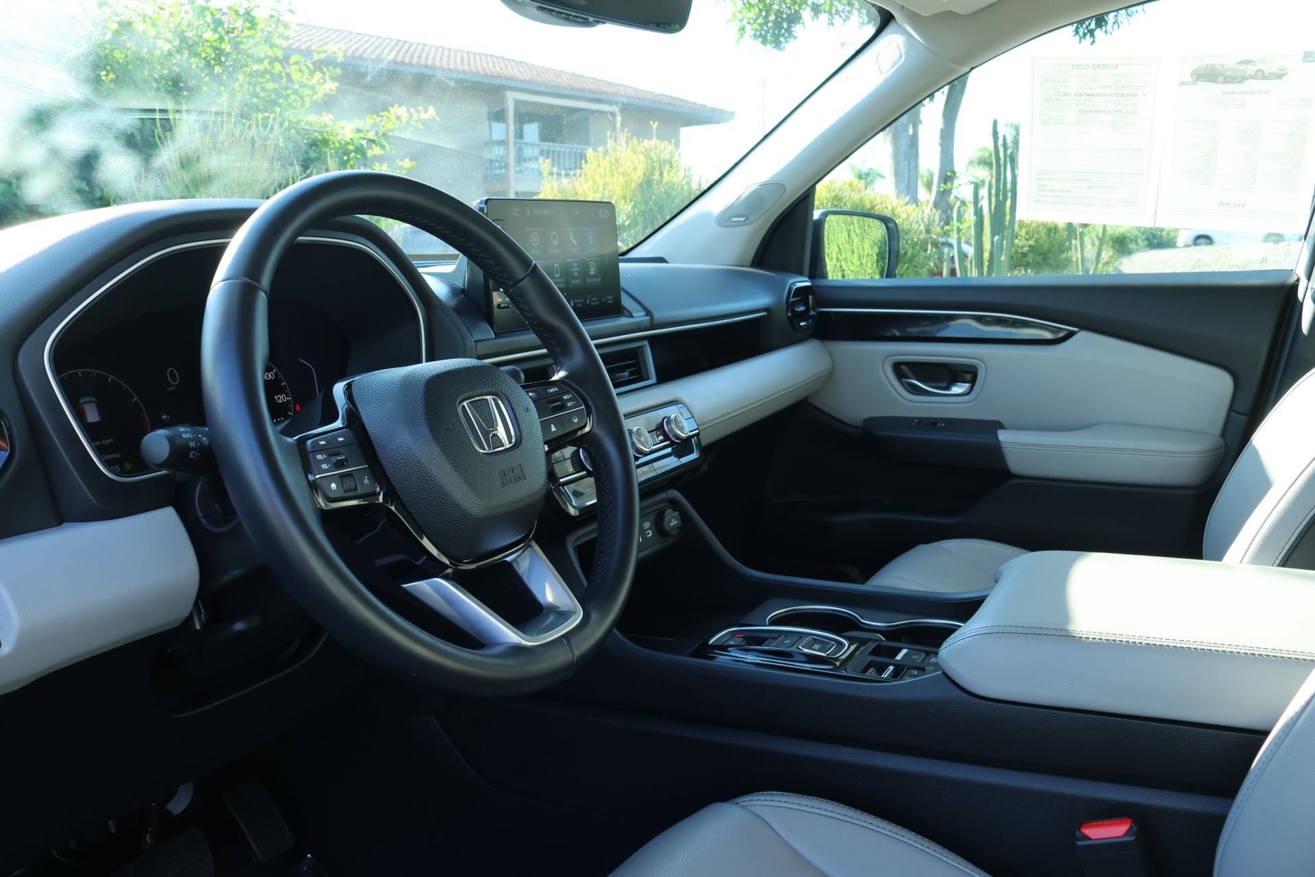 Used 2025  Honda Touring image 6