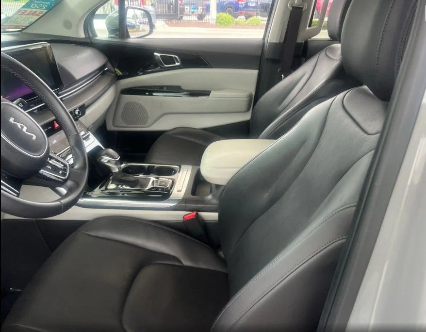 Used 2024 White Kia EX image 6