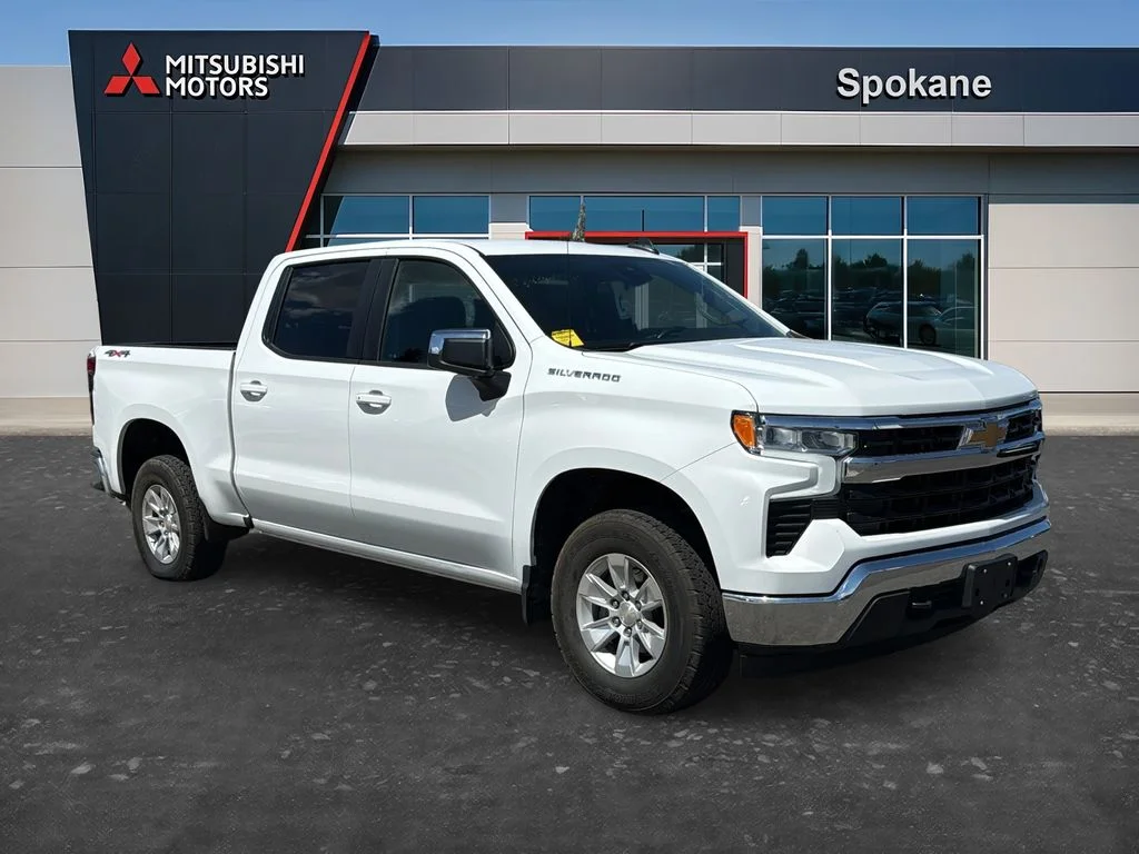 Used 2023 Summit White Chevrolet LT image 1