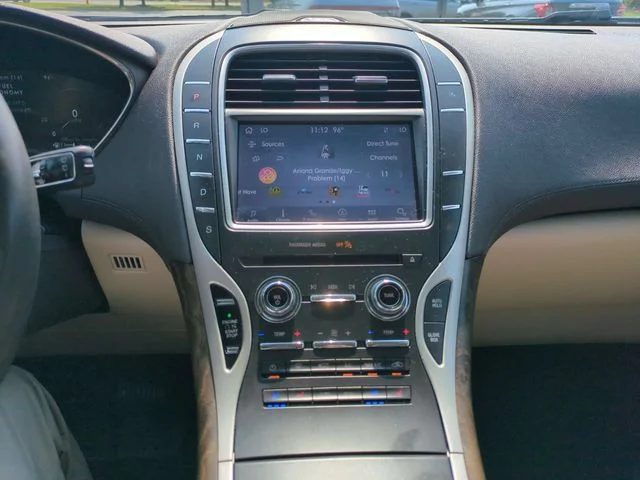 Used 2020 White Lincoln Reserve image 21