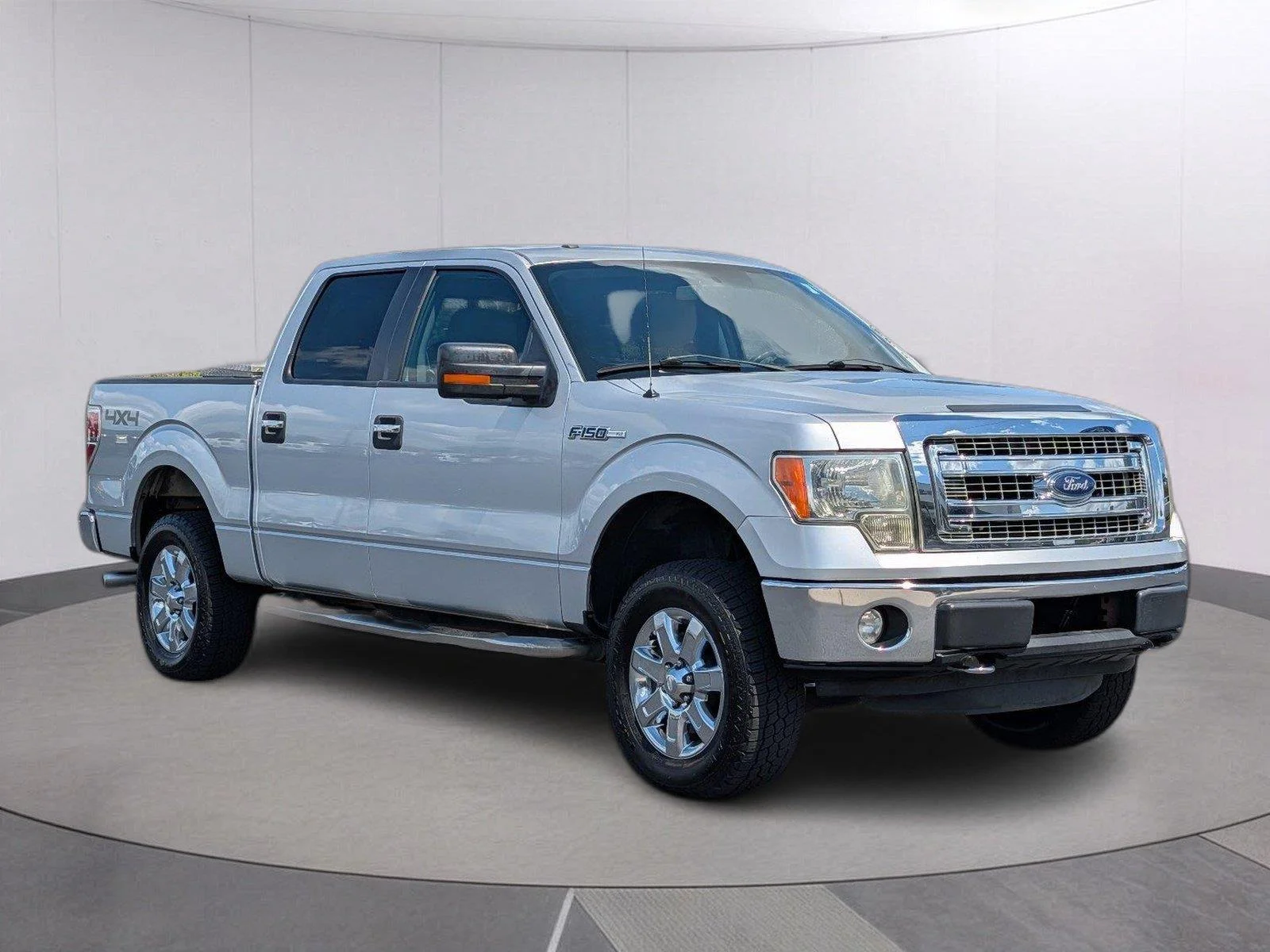 Used 2013 Ingot Silver Metallic Ford XLT image 8