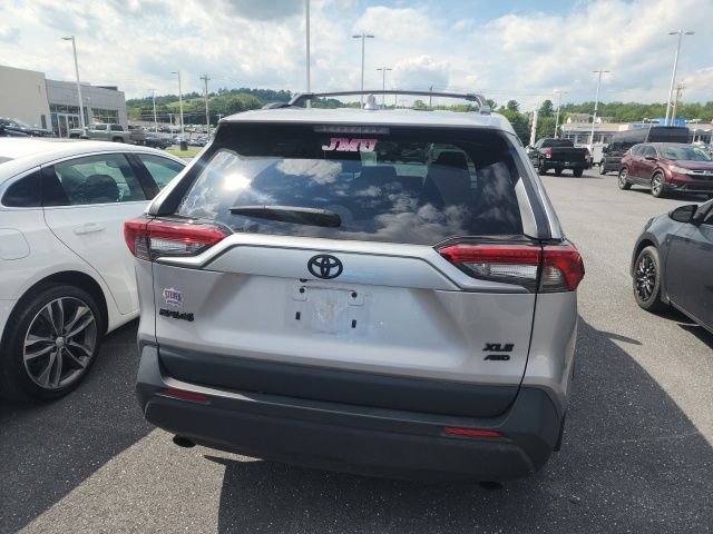 Used 2024 Silver Toyota XLE Premium image 5