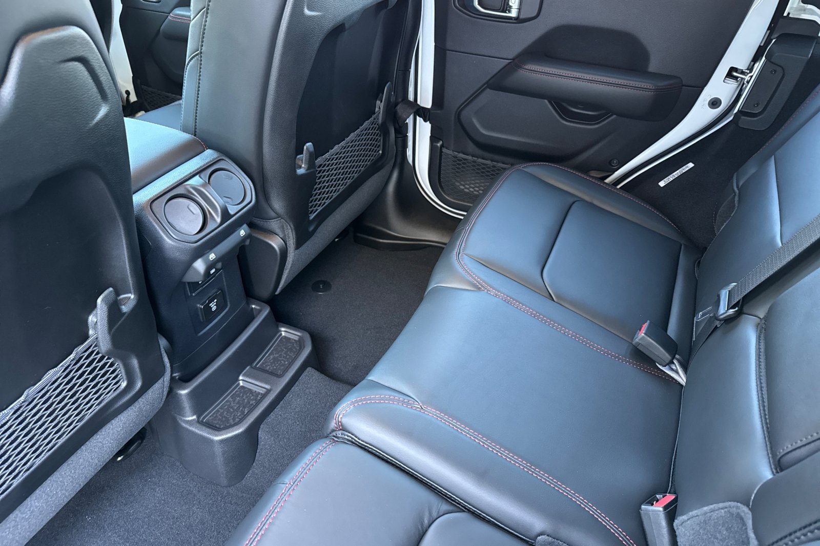 New 2026 Bright White Clearcoat Jeep Rubicon image 12