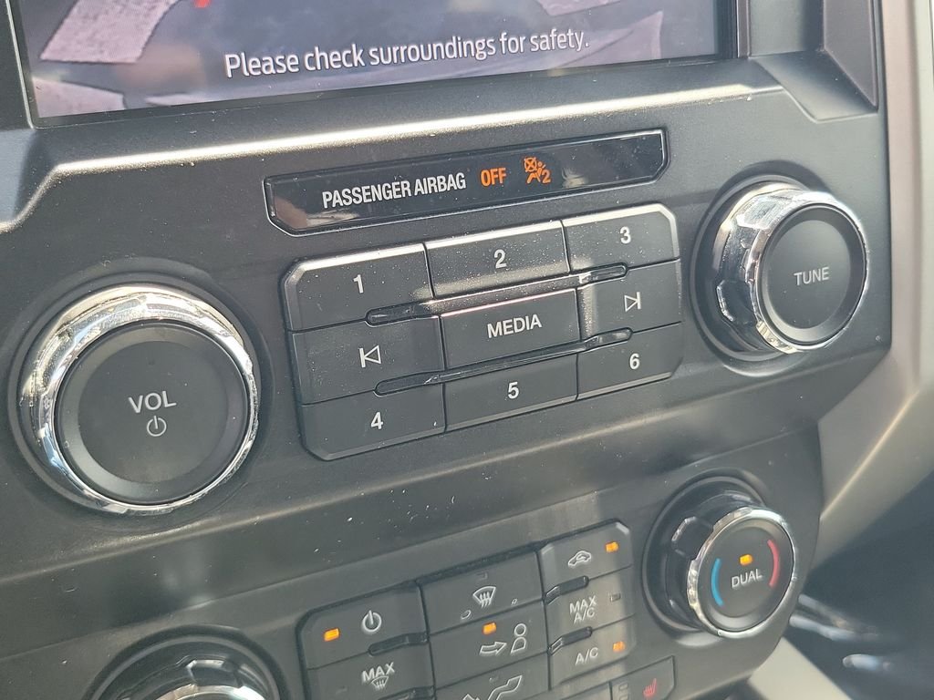Used 2020 Black Ford Lariat image 27