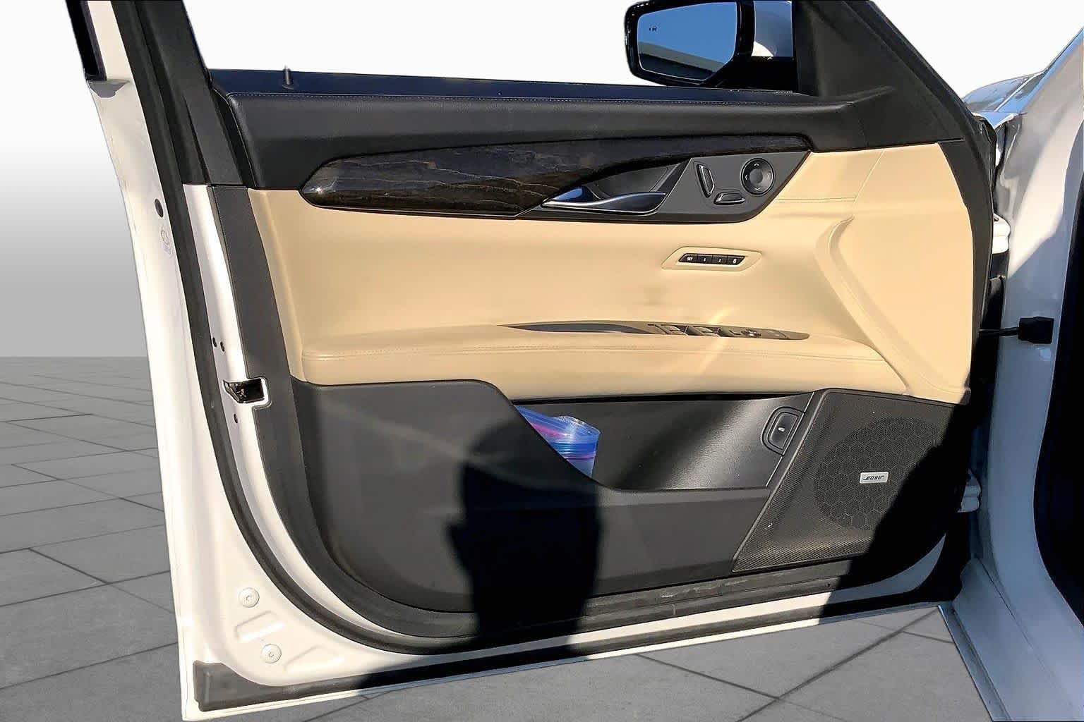 Used 2019 Crystal White Tricoat Cadillac Premium Luxury AWD image 22