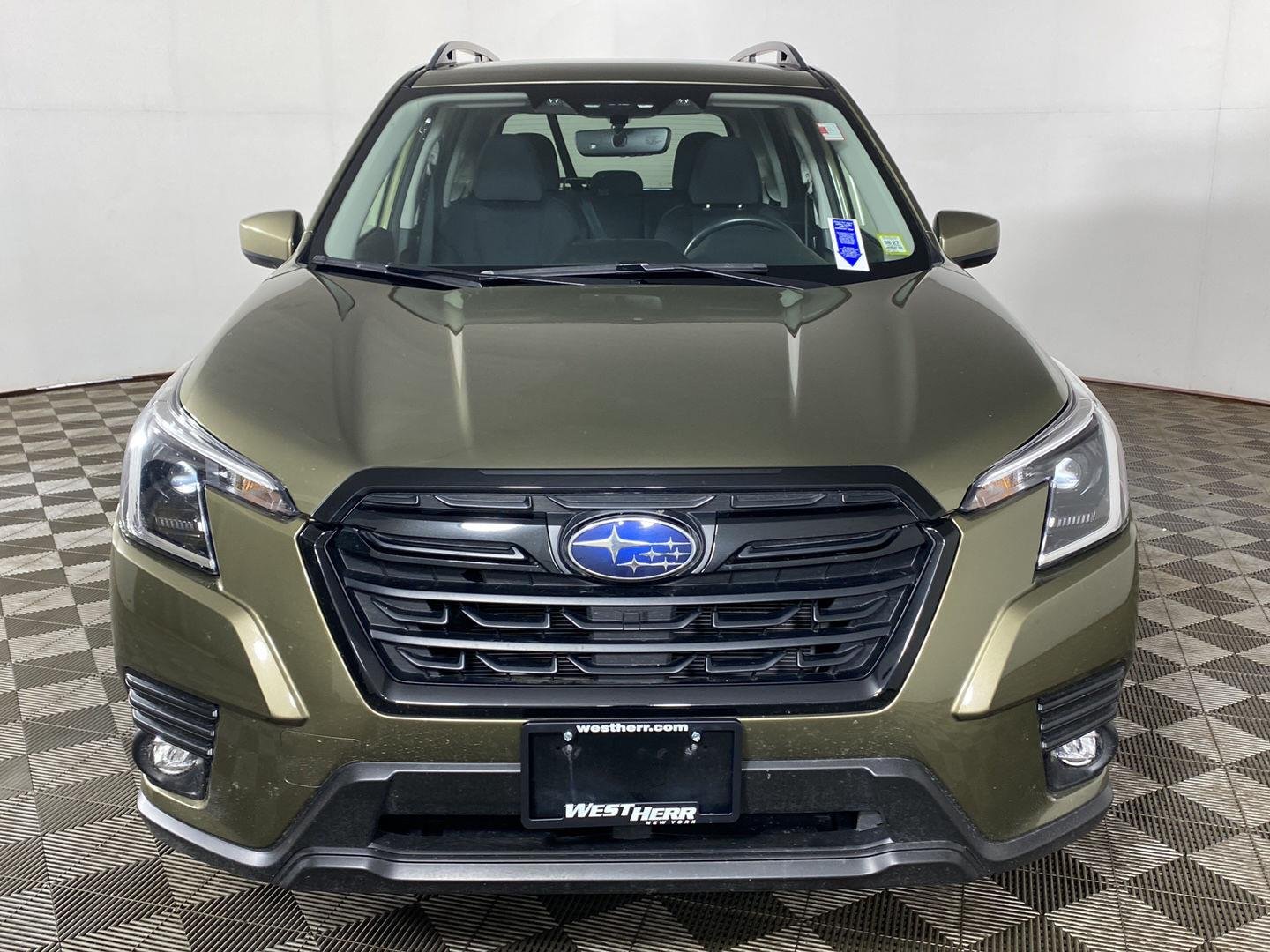 Used 2024 Autumn Green Metallic Subaru Premium image 11