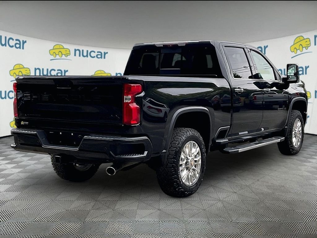 Used 2022 Black Chevrolet High Country image 6