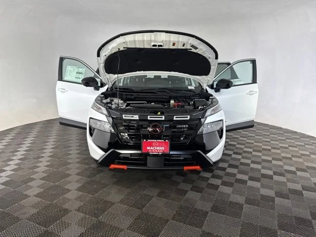 New 2026 Everest White Pearl TriCoat Nissan Rock Creek® image 11