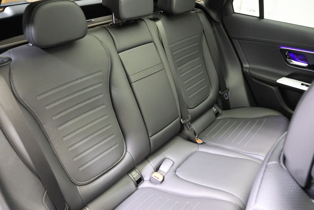 Used 2027  Mercedes-Benz GLC 300 image 53