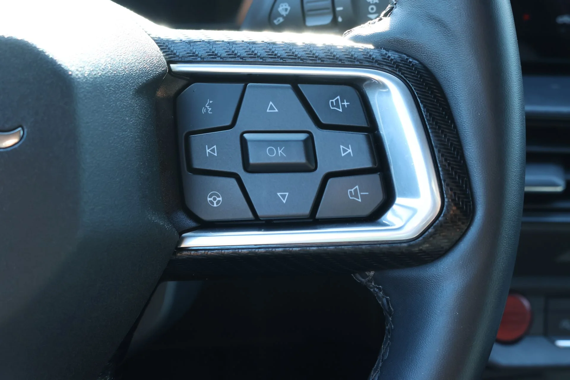 Used 2025 Black Ford EcoBoost image 10