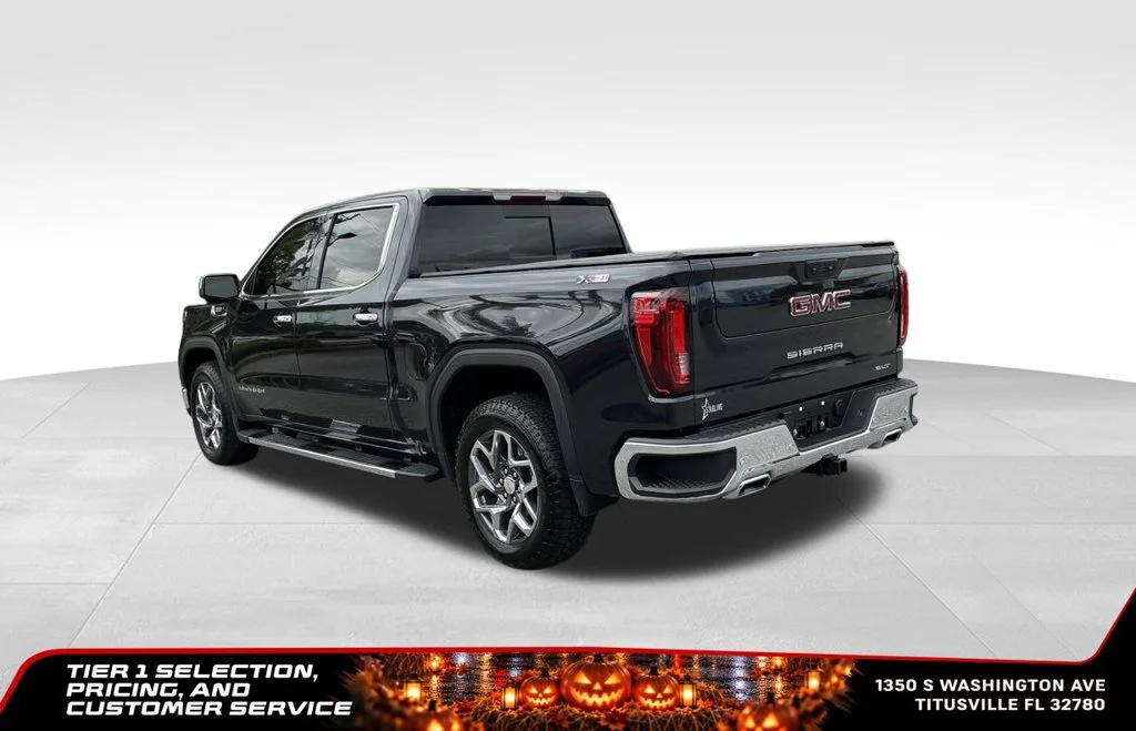 Certified Used 2025 Titanium Rush Metallic GMC SLT image 7