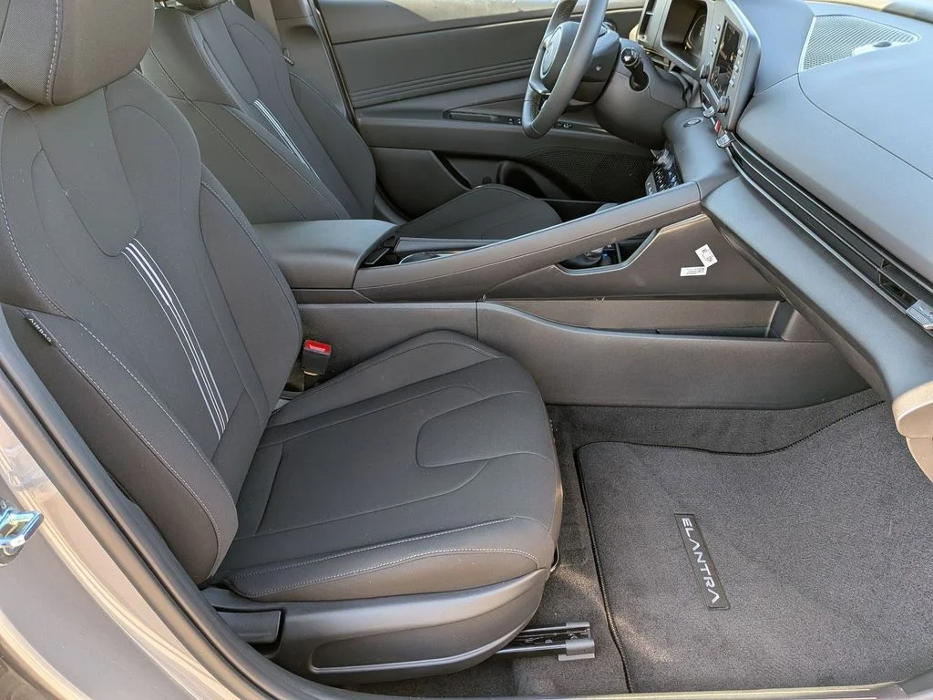 New 2026 Silver Hyundai SEL Sport image 28