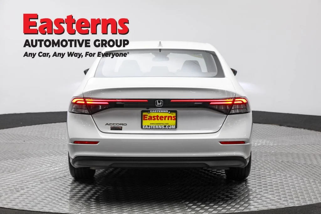 Used 2024 White Honda EX image 6