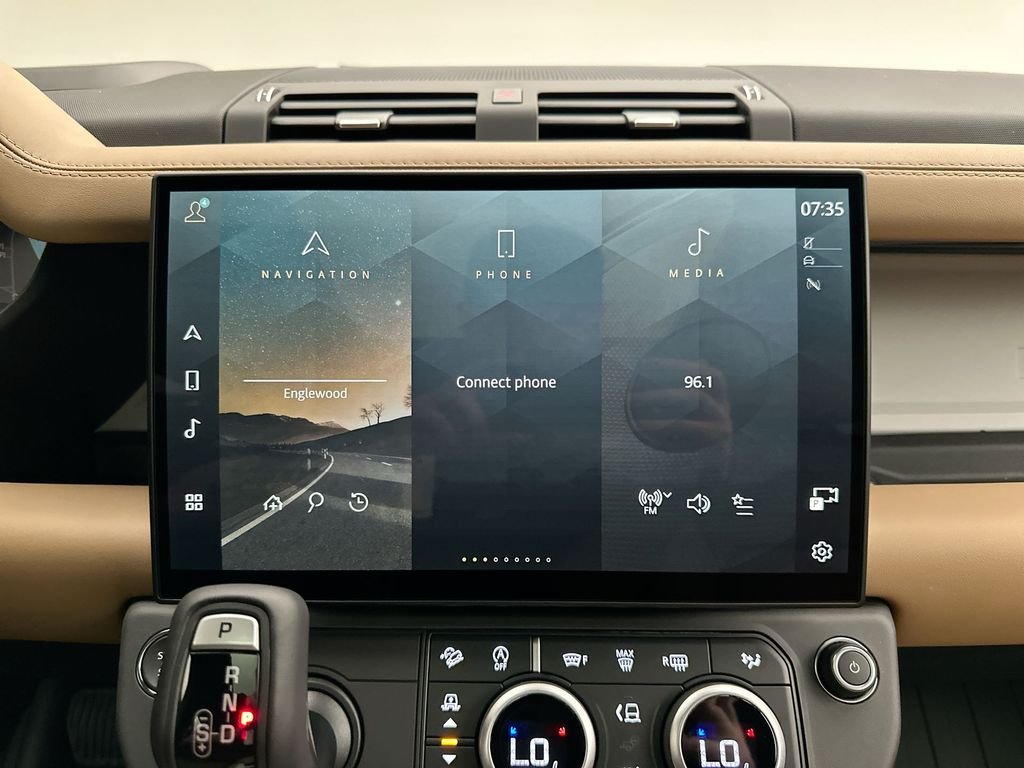 New 2026 Gondwana Stone Metallic Land Rover X-Dynamic SE image 23