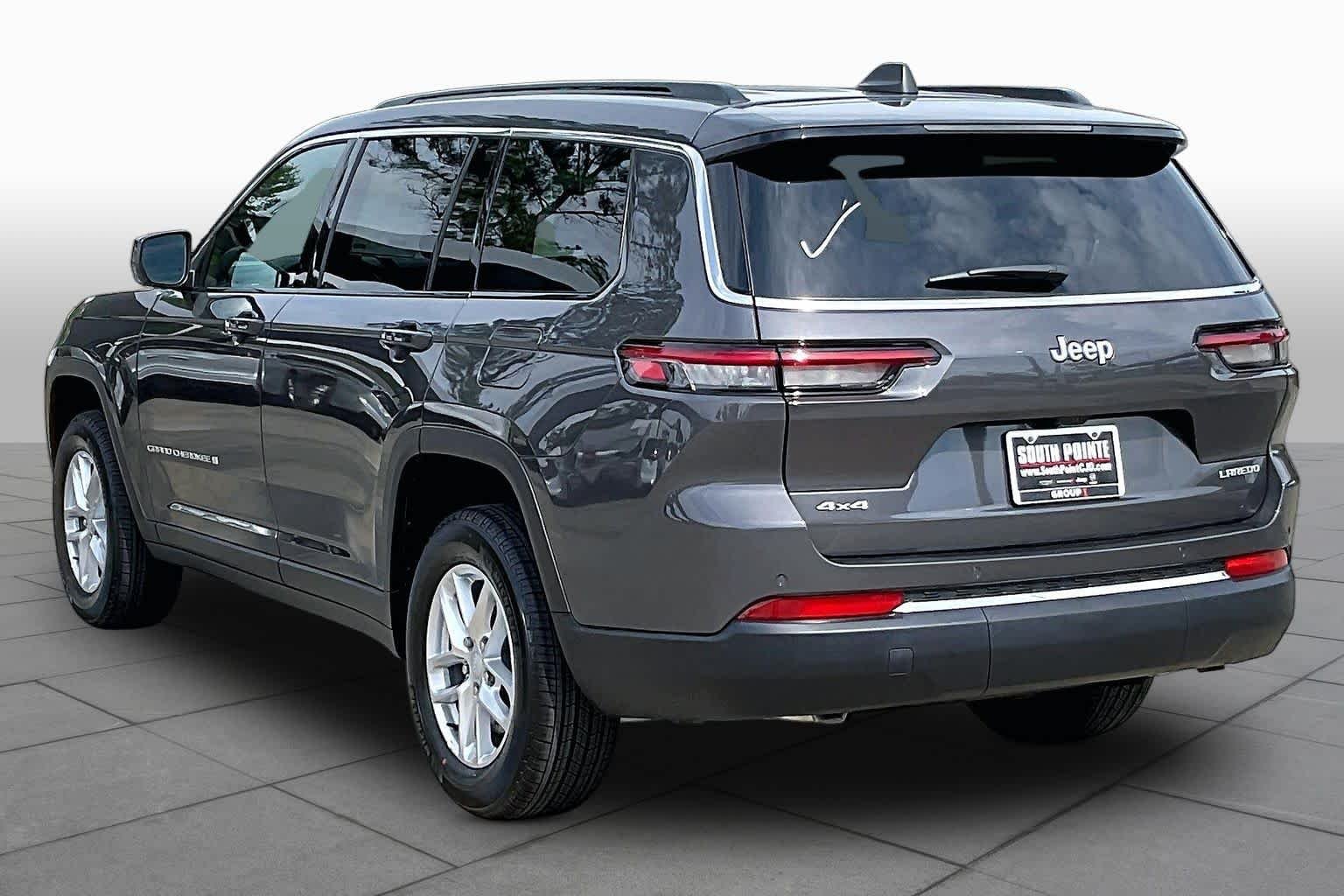 New 2026 Baltic Gray Metallic Clear-Coat Exterior Paint Jeep Laredo X image 12