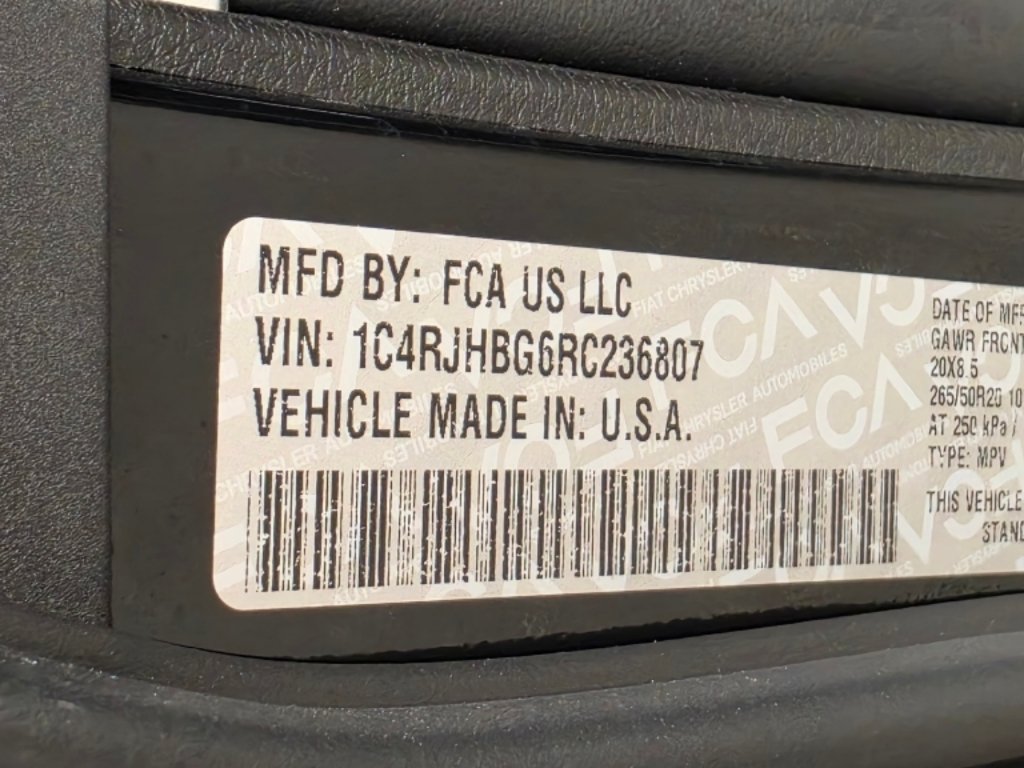 Used 2024 Diamond Black Crystal Pearl Coat Jeep Limited image 36