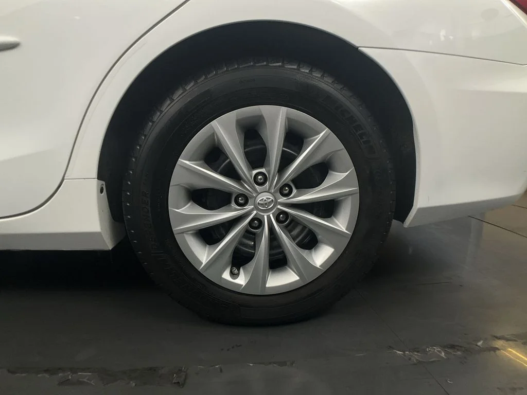 Used 2017 Super White Toyota LE image 25