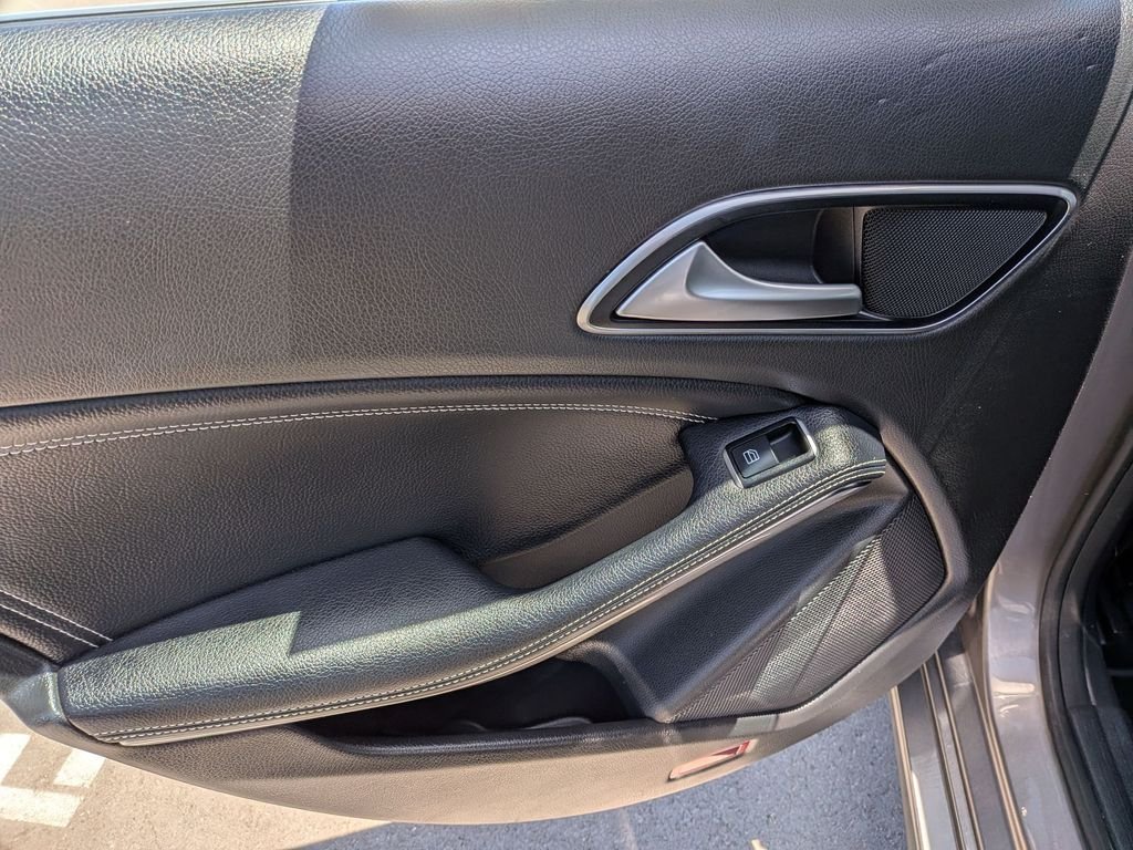 Used 2018  Mercedes-Benz CLA 250 image 16