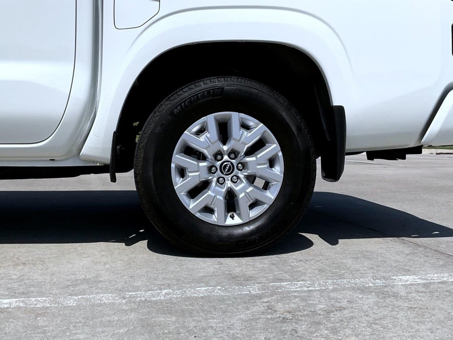 Used 2022 White Nissan SV image 23