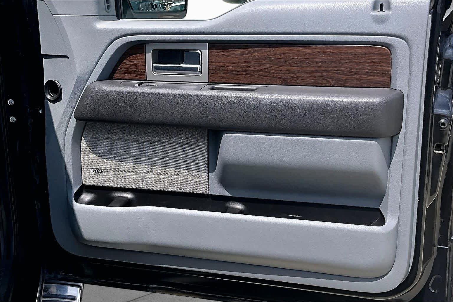Used 2013 Tuxedo Black Metallic Ford Lariat image 20