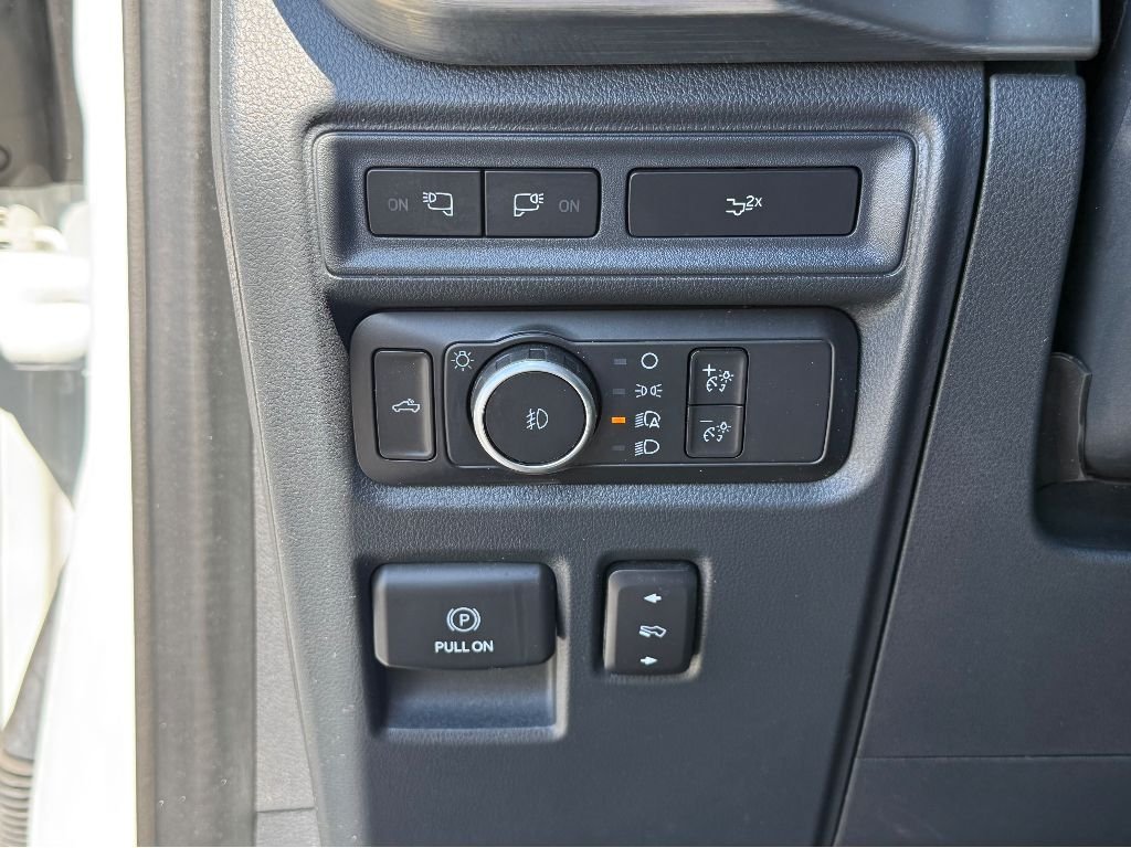 Used 2022 Oxford White Ford LARIAT image 32