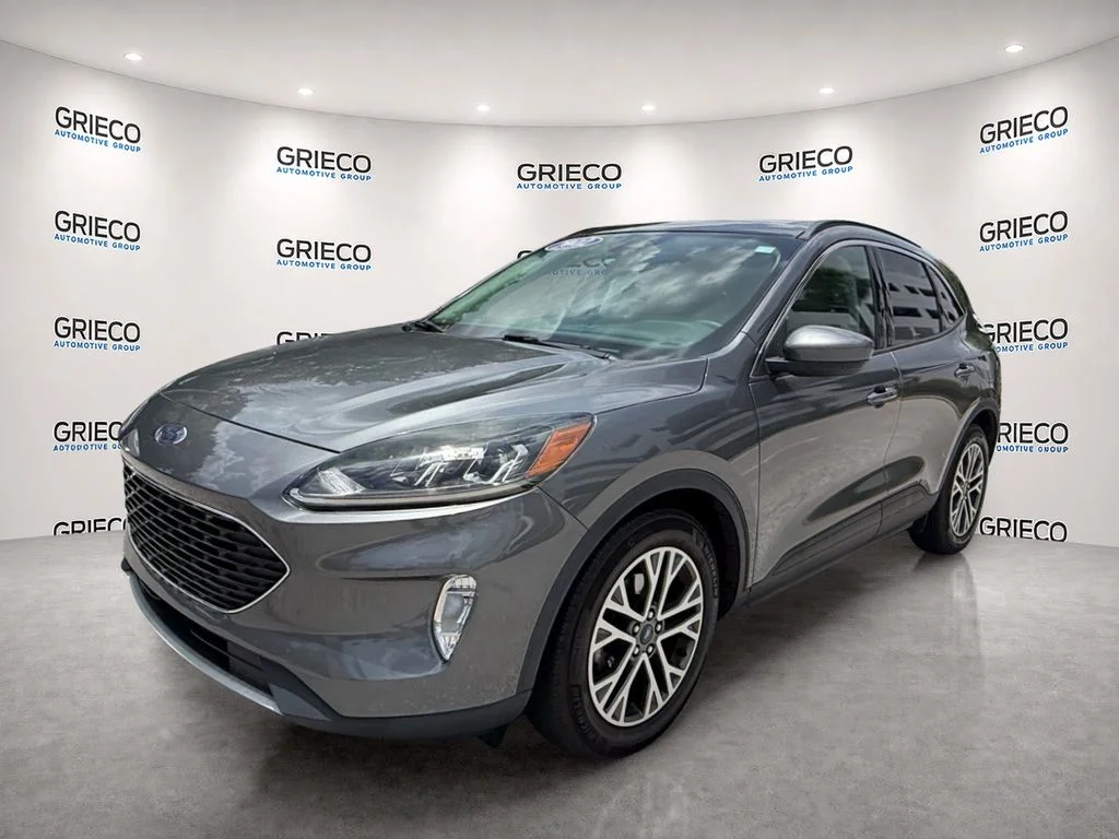 Used 2022 Gray Ford SEL image 3