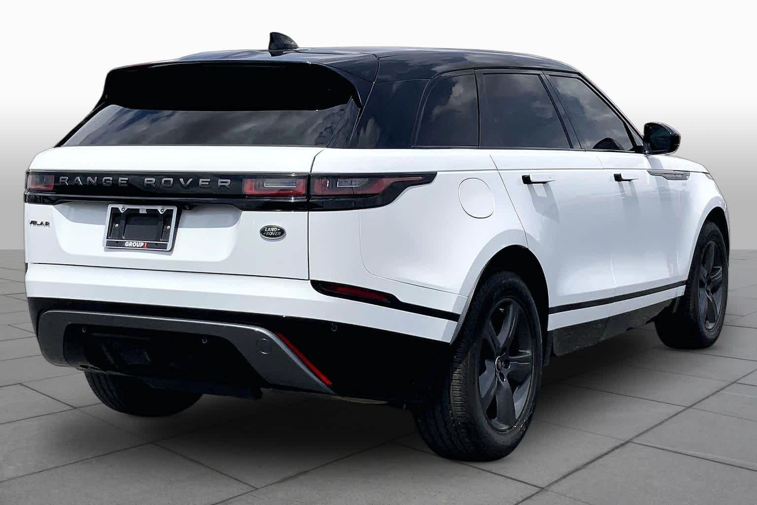 Used 2023 Fuji White Land Rover R-Dynamic S image 25