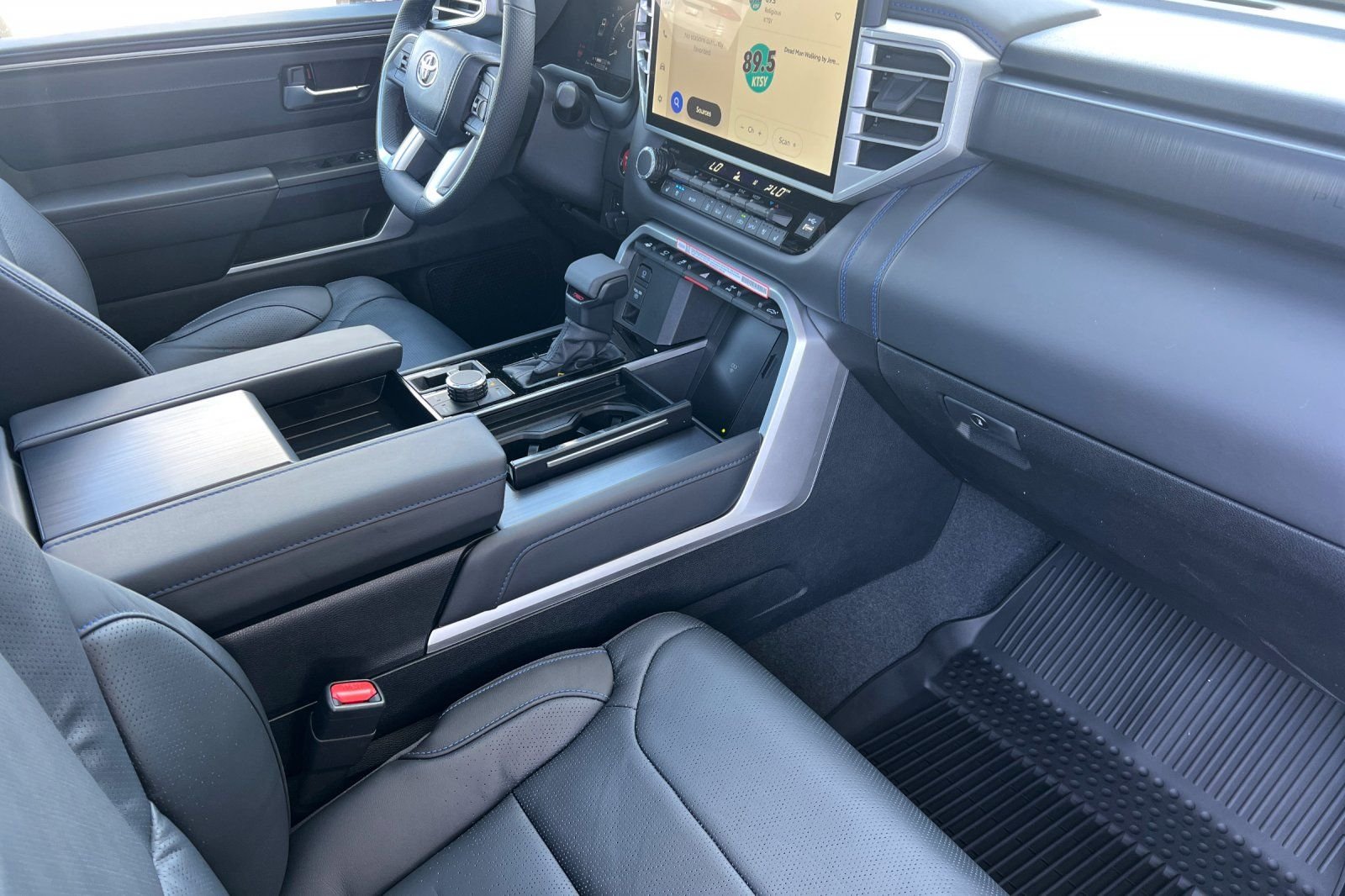 2025 Toyota Tundra Platinum - Photo 16