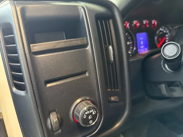 Used 2015 White GMC Base image 23