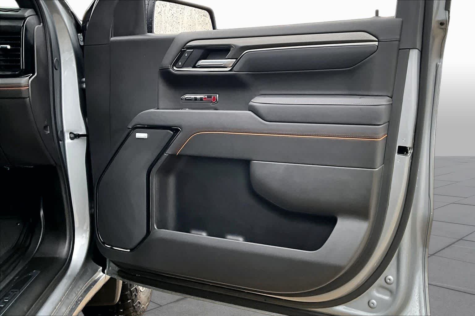 Used 2025 Sterling Metallic GMC AT4 image 23