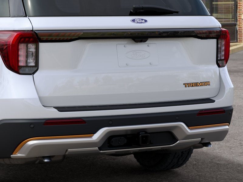 New 2027 Star White Metallic Tri-Coat Ford Tremor image 23