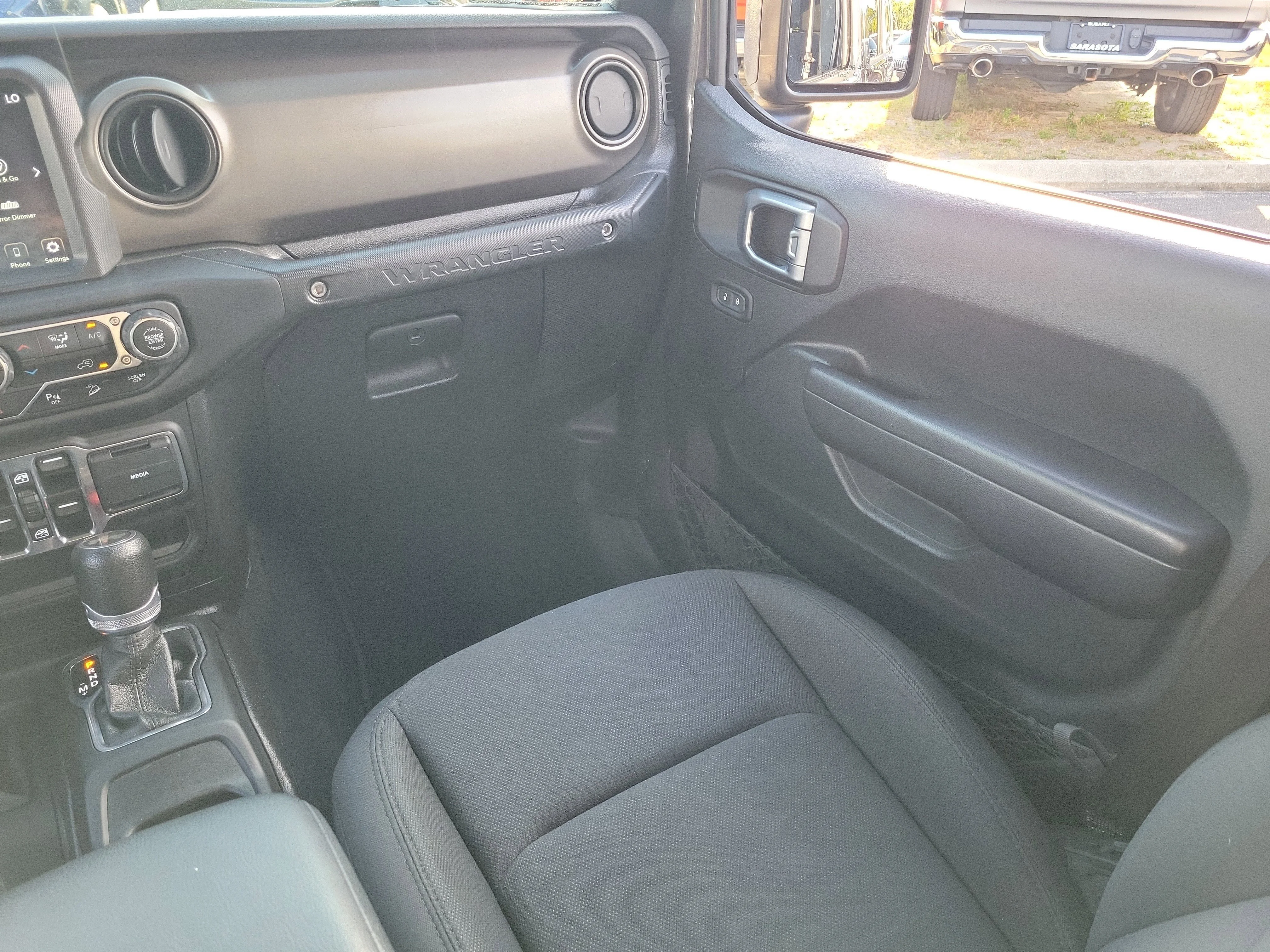 Used 2020 Granite Crystal Metallic Clearcoat Jeep Sport S image 18
