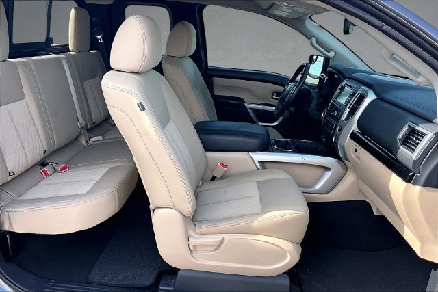 Used 2018 Gun Metallic Nissan SV image 5