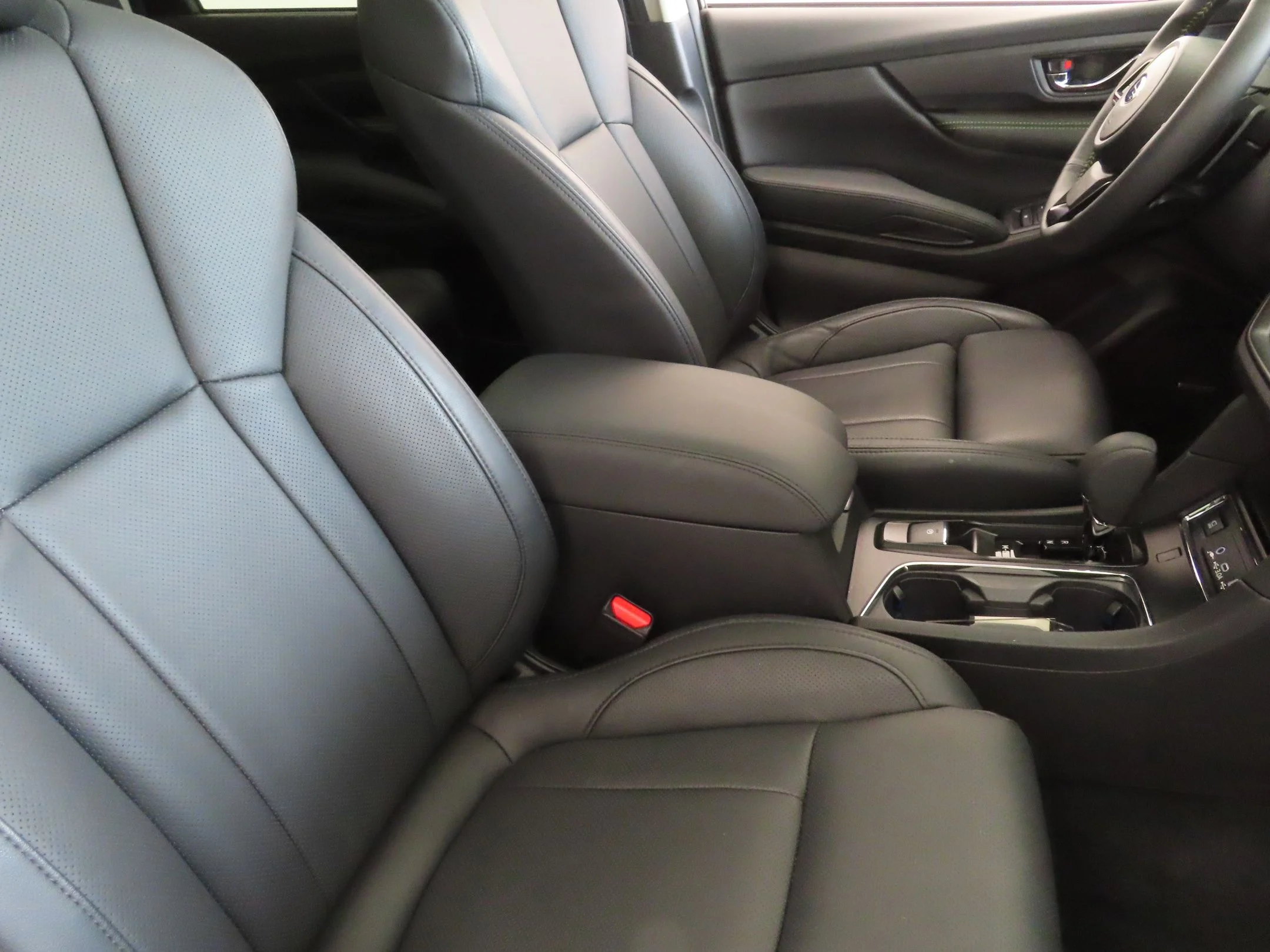 Certified Used 2025 White Subaru Onyx Edition Touring image 28